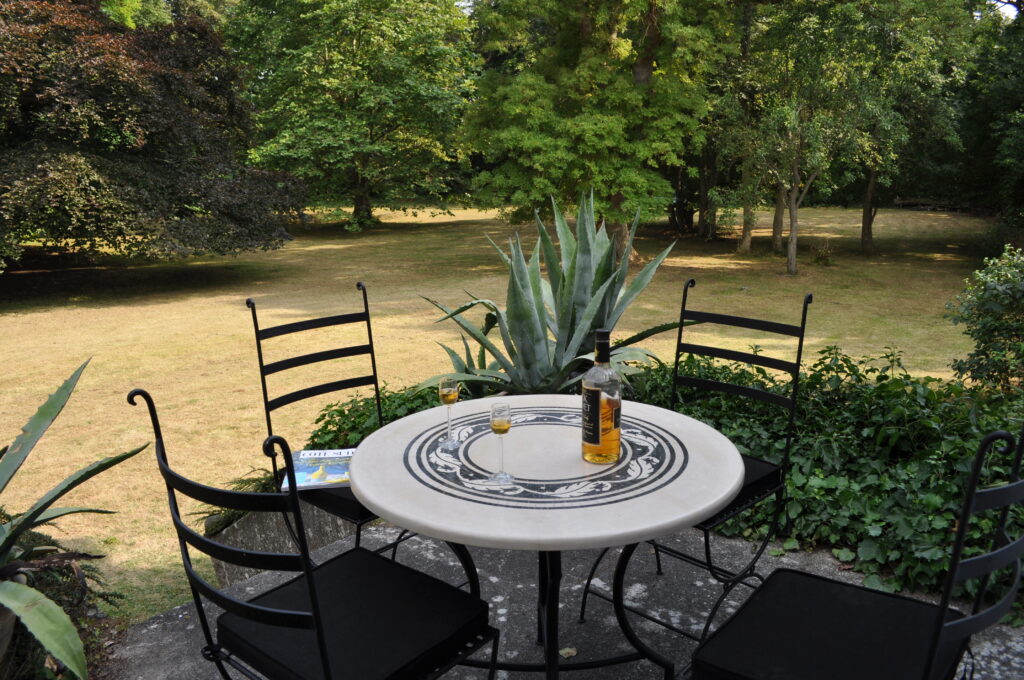 Marble mosaic table. Handmade by Villa Handmade