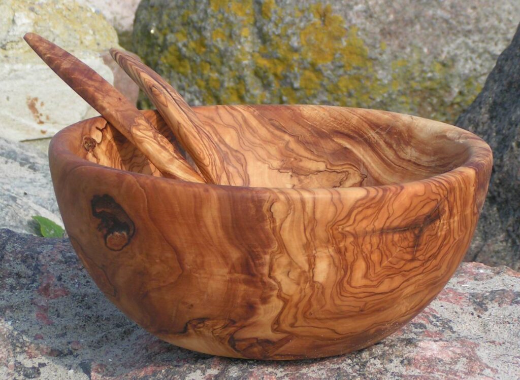 Olive wooden bowl - the Villa Handmade collection