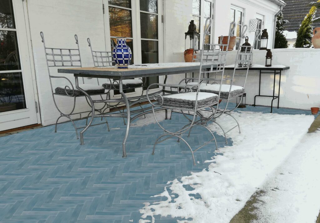Handmade encaustic paving tiles, developed and patented by Villa Tiles. Unique designs, marble wear layer, 28/40 mm thickness - outdoor durability