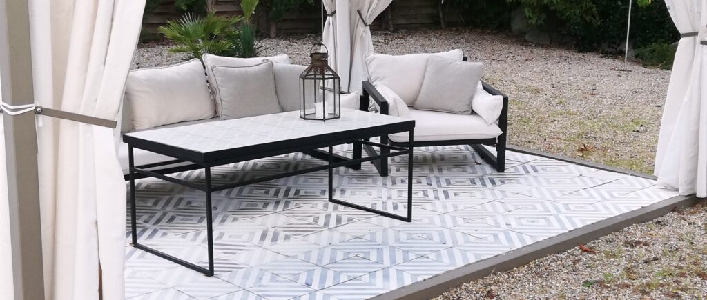 Handmade encaustic paving tiles, developed and patented by Villa Tiles. Unique designs, marble wear layer, 28/40 mm thickness - outdoor durability