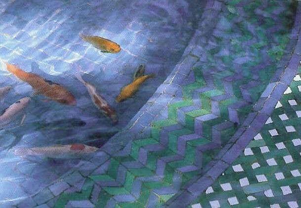 Zellige mosaic in a pool in Morocco - Villa Tiles