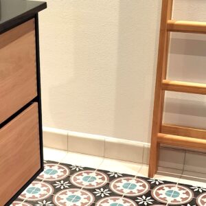 Discover handmade curved skirting tiles in marble-cement — elegant curved tiles for seamless floor to wall transitions, crafted in Danish design.